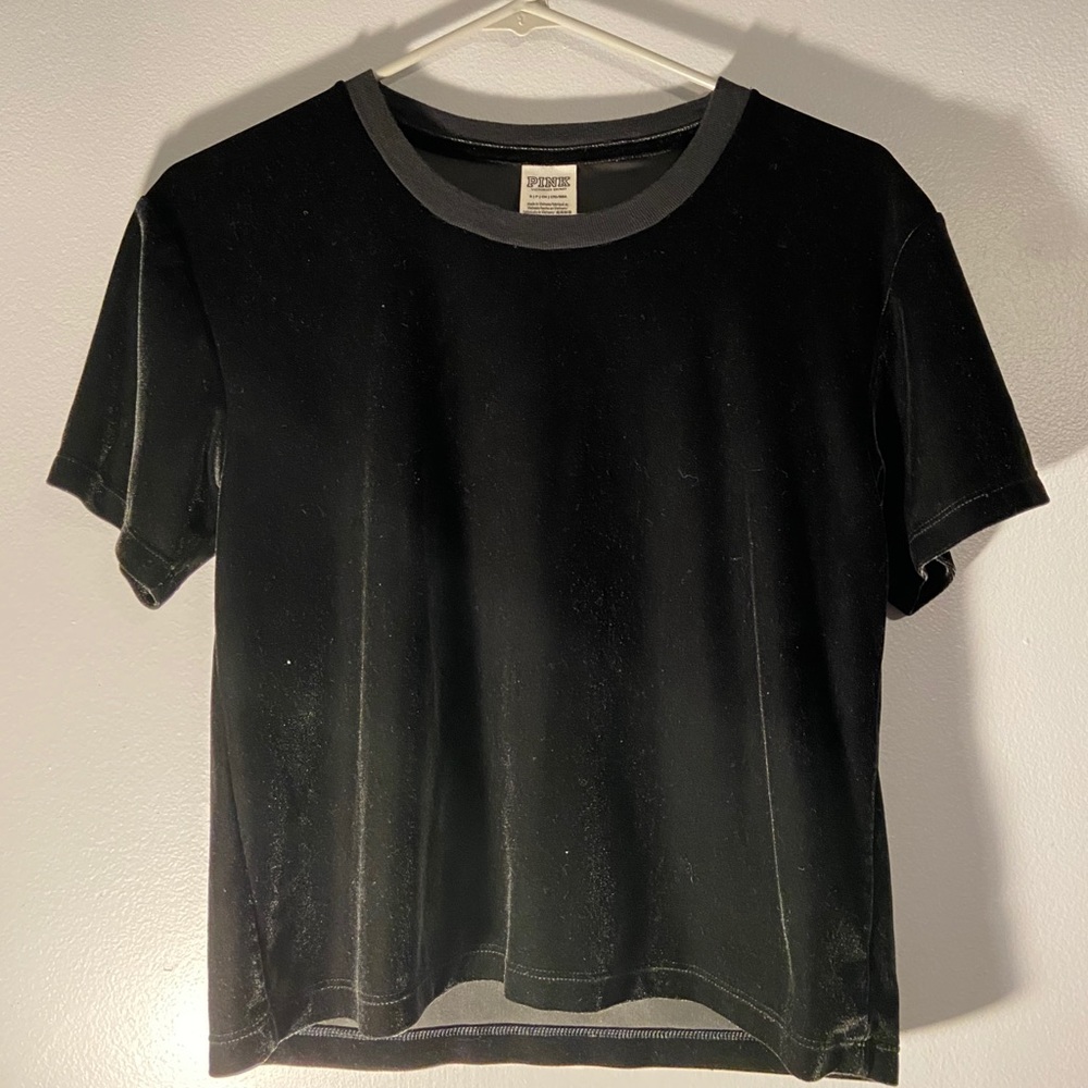 pink tshirt